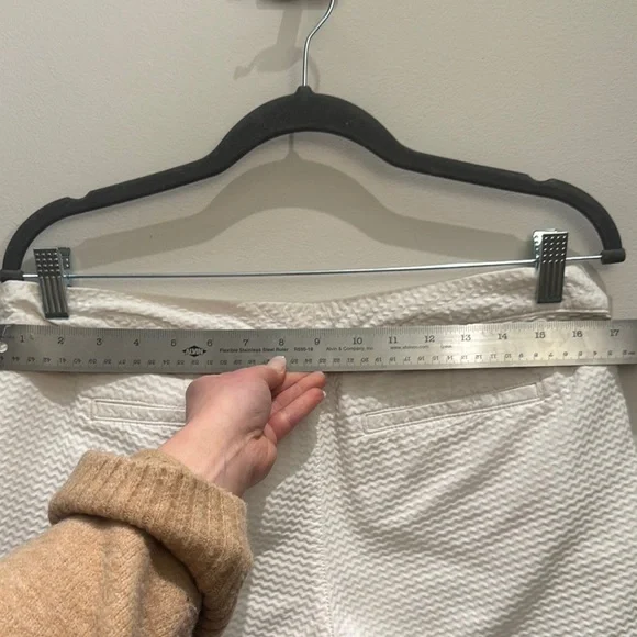 Lilly Pulitzer Bottoms | Women 5" Buttercup Scallop Hem Short Size 6 - Picture 9 of 9